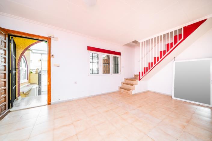 Image No.9-2 Bed Townhouse for sale