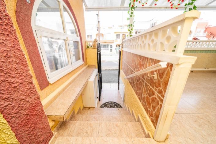 Image No.8-2 Bed Townhouse for sale