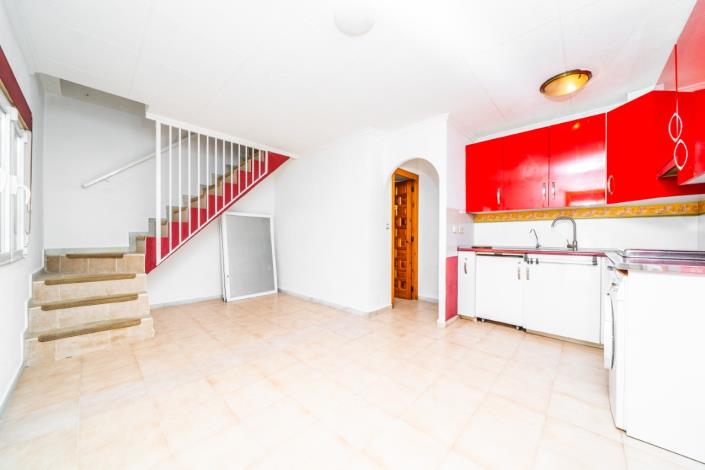 Image No.11-2 Bed Townhouse for sale