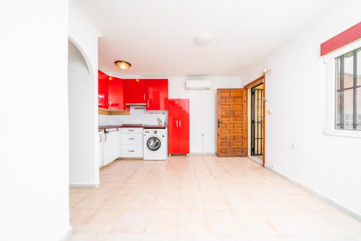 Image No.12-2 Bed Townhouse for sale