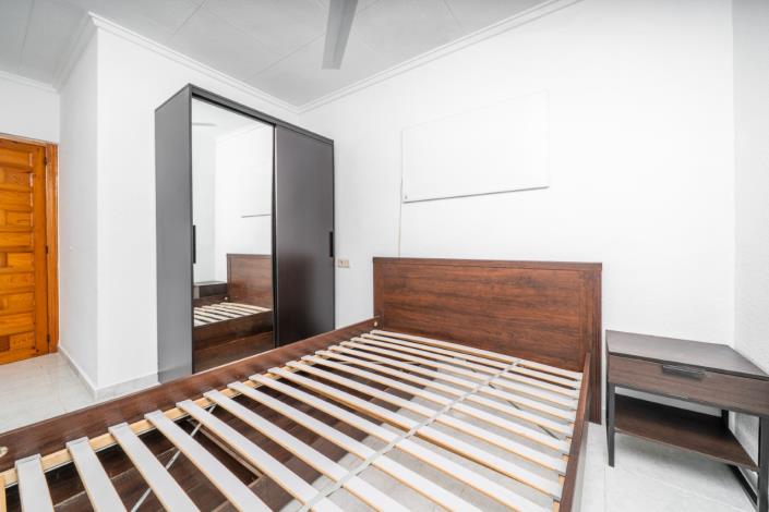 Image No.15-2 Bed Townhouse for sale