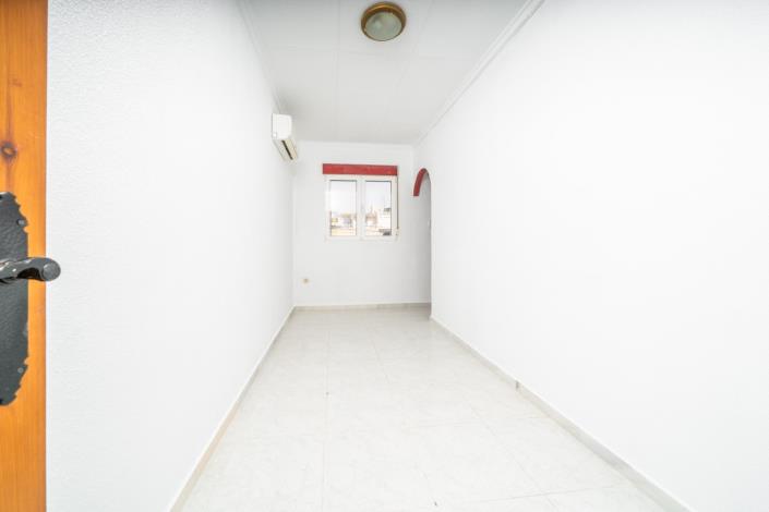 Image No.17-2 Bed Townhouse for sale