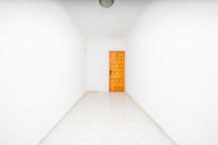 Image No.16-2 Bed Townhouse for sale