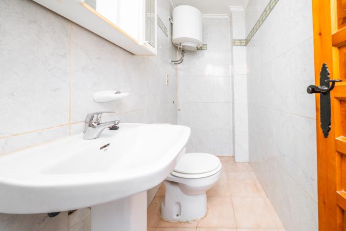 Image No.19-2 Bed Townhouse for sale