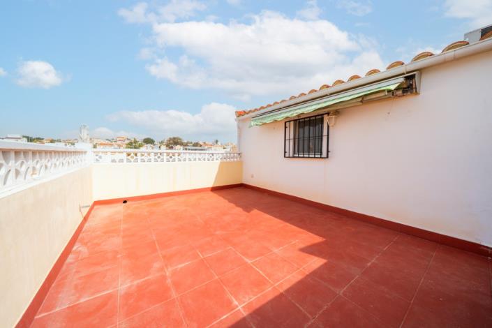 Image No.21-2 Bed Townhouse for sale