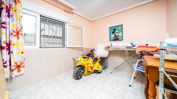 Image No.21-8 Bed Villa for sale