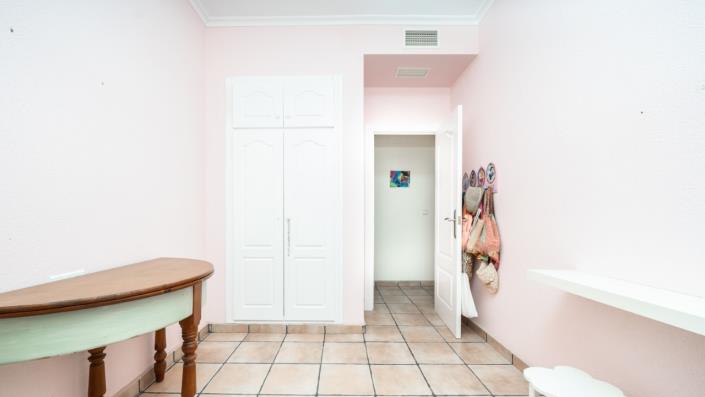 Image No.29-8 Bed Villa for sale