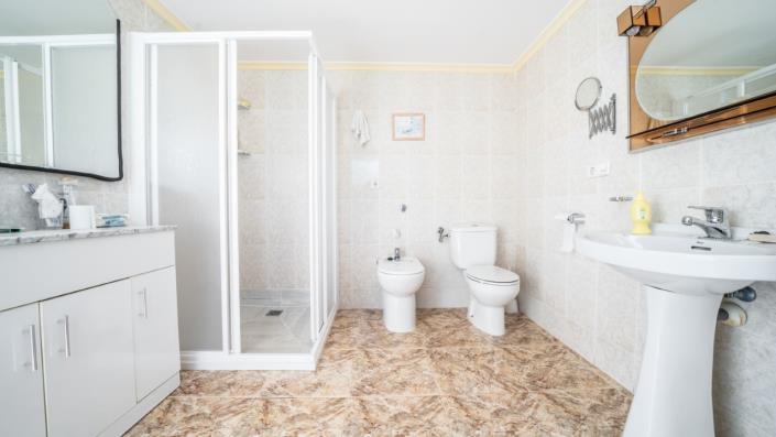 Image No.37-8 Bed Villa for sale