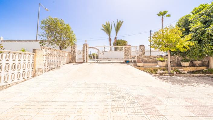 Image No.41-8 Bed Villa for sale