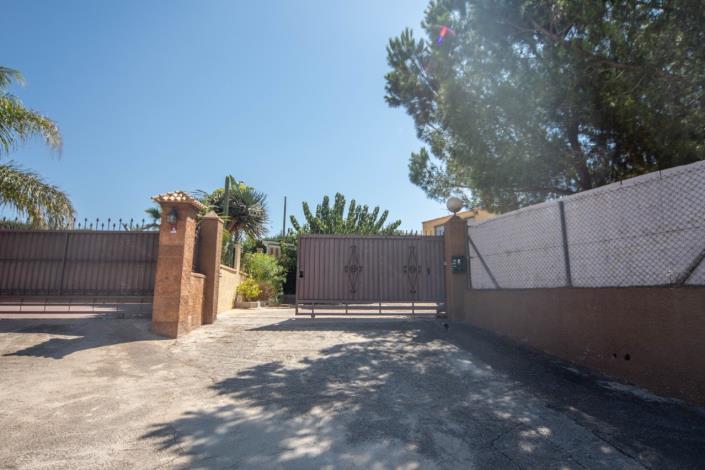 Image No.8-6 Bed Villa for sale