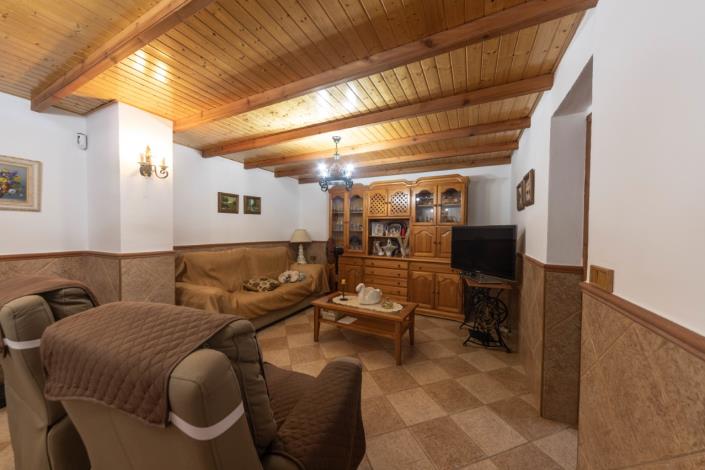 Image No.28-6 Bed Villa for sale