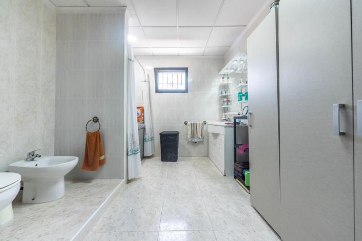 Image No.29-6 Bed Villa for sale