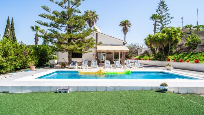 Image No.3-8 Bed Villa for sale