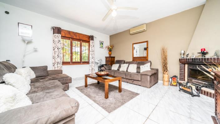 Image No.10-8 Bed Villa for sale