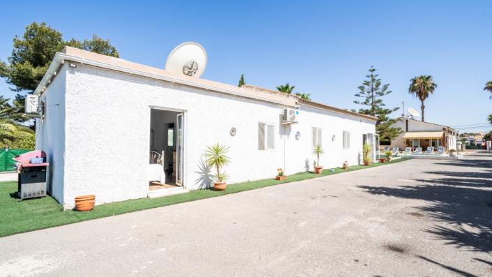 Image No.54-8 Bed Villa for sale