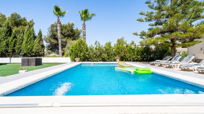 Image No.57-8 Bed Villa for sale