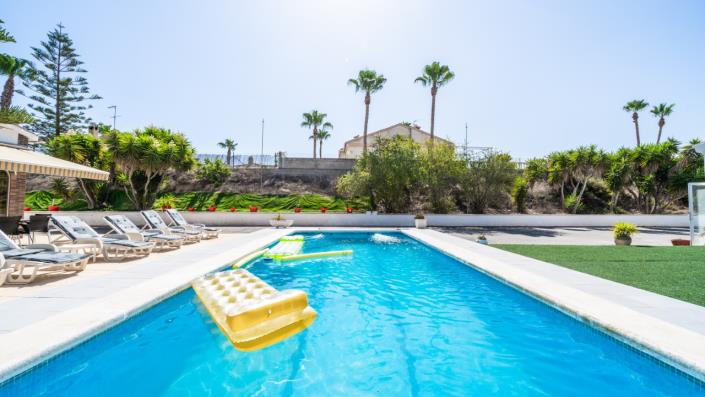 Image No.58-8 Bed Villa for sale