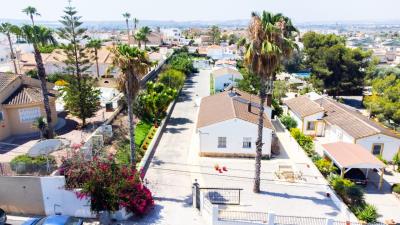 Villas-for-sale-in-La-Marina-with-private-pool--76---Portals-