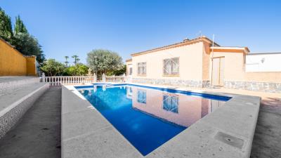 Detached-villa-for-sale-in-La-Marina--54---Canva-