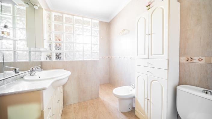 Image No.18-5 Bed Villa for sale