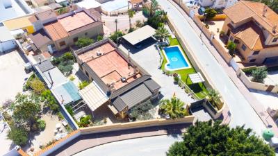 Detached-villa-for-sale-in-La-Marina--Costa-Blanca--33---Canva-