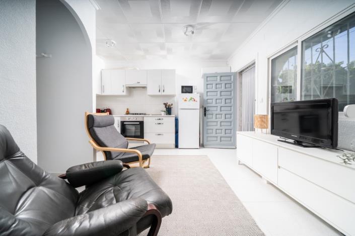 Image No.8-2 Bed Townhouse for sale