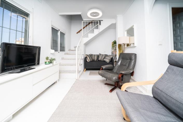 Image No.9-2 Bed Townhouse for sale