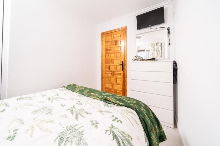 Image No.18-2 Bed Townhouse for sale