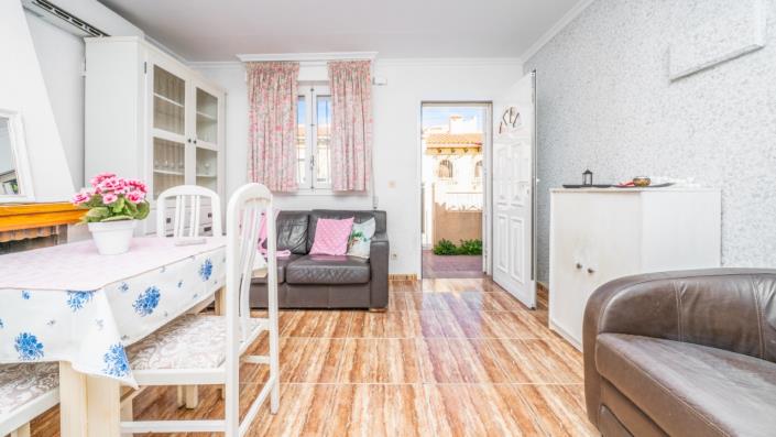 Image No.7-2 Bed Townhouse for sale