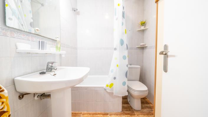 Image No.15-2 Bed Townhouse for sale