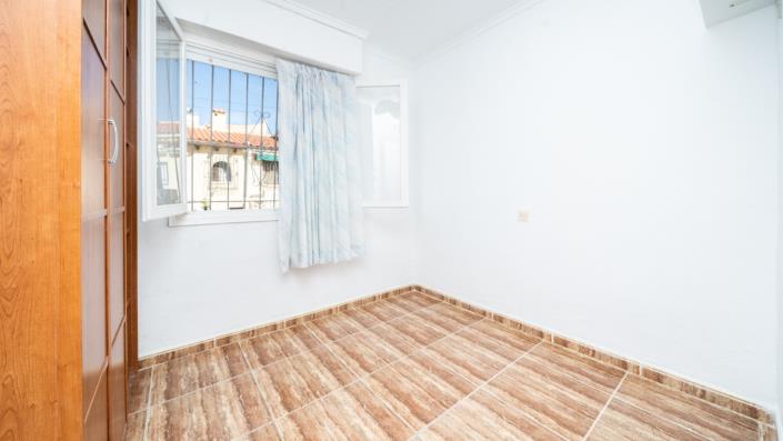 Image No.14-2 Bed Townhouse for sale