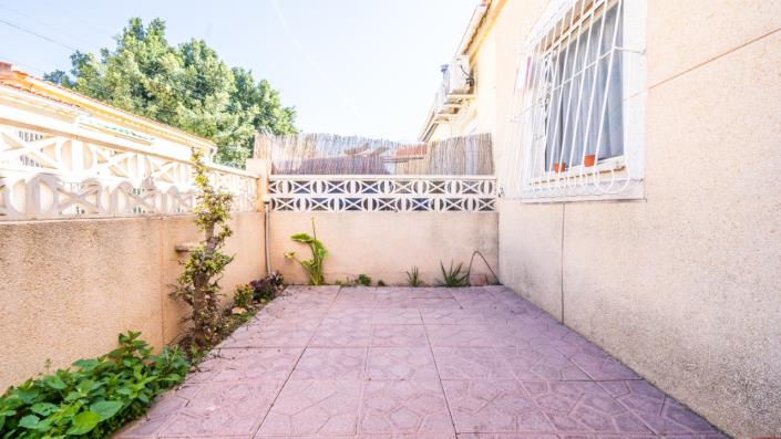 Image No.17-2 Bed Townhouse for sale