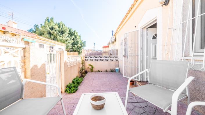 Image No.19-2 Bed Townhouse for sale