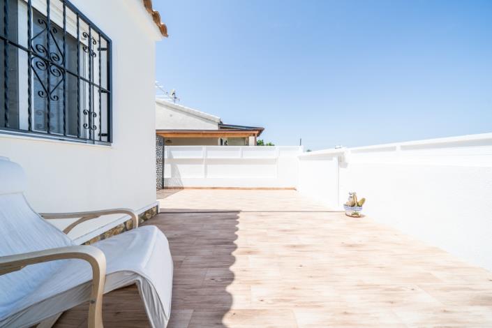 Image No.7-2 Bed Semi-Detached for sale