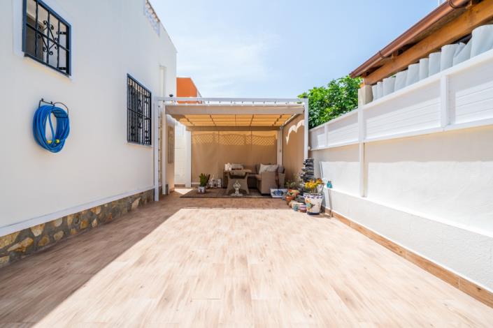 Image No.9-2 Bed Semi-Detached for sale