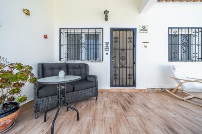 Image No.14-2 Bed Semi-Detached for sale