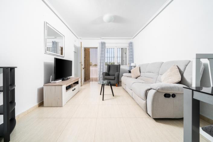 Image No.16-2 Bed Semi-Detached for sale