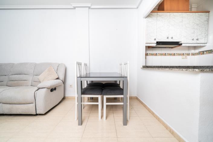 Image No.18-2 Bed Semi-Detached for sale