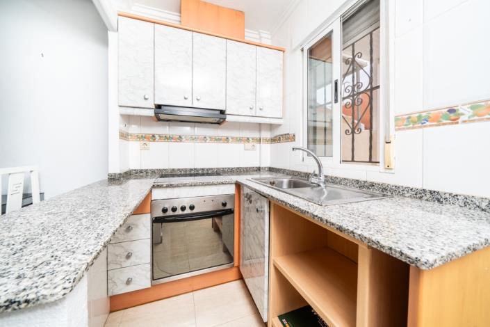 Image No.19-2 Bed Semi-Detached for sale