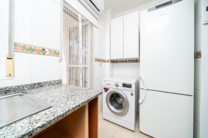 Image No.20-2 Bed Semi-Detached for sale