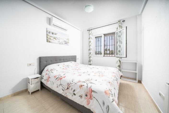 Image No.21-2 Bed Semi-Detached for sale