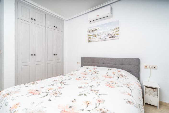 Image No.23-2 Bed Semi-Detached for sale