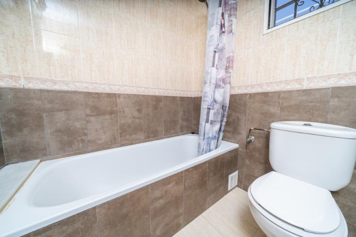 Image No.26-2 Bed Semi-Detached for sale