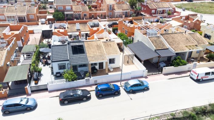 Image No.39-2 Bed Semi-Detached for sale