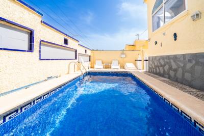 Detached-Property-for-sale-in-La-Marina--3---Canva-