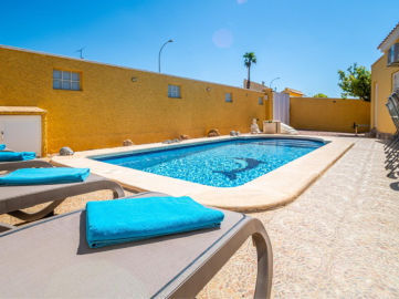 Detached-Villa-for-Sale-in-La-Marina--2---Kyero-