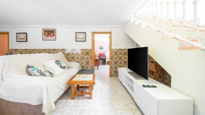 Image No.9-8 Bed Villa for sale