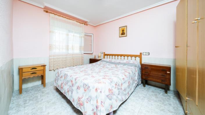 Image No.17-8 Bed Villa for sale