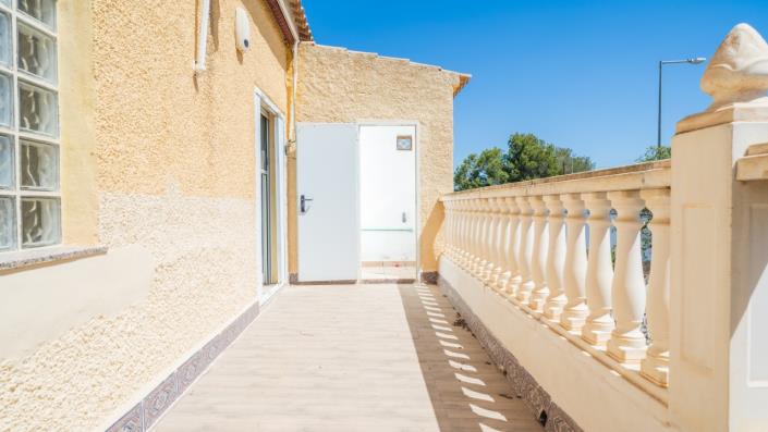 Image No.32-8 Bed Villa for sale