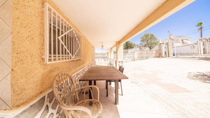 Image No.38-8 Bed Villa for sale